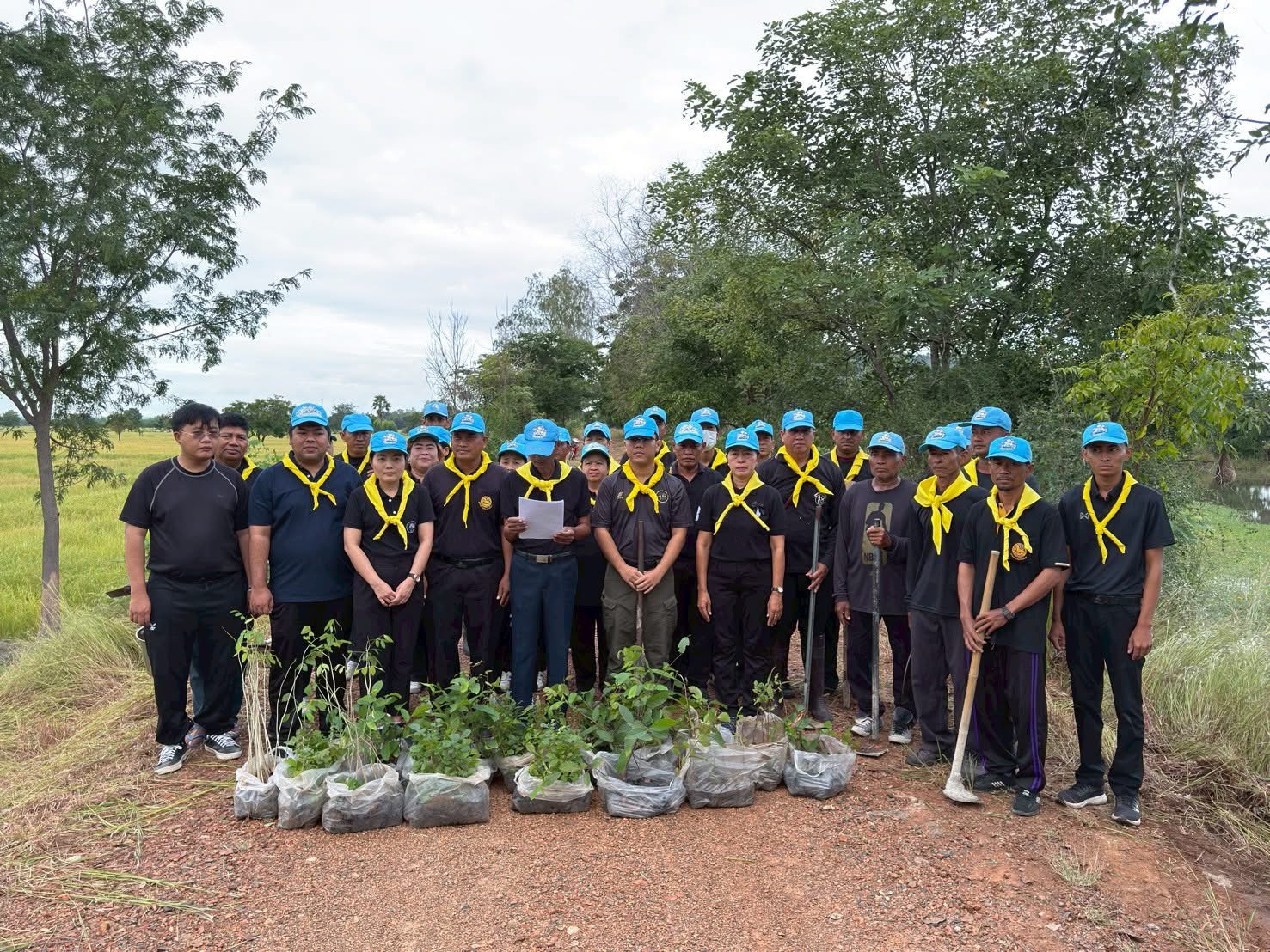  อำเภอสระโบสถ์ โดยสำนักงานพัฒนาชุมชนอำเภอสระโบสถ์  ร่วมกิจกรรมจิตอาสา “ปลูกต้นไม้” เพื่อถวายเป็นพระราชกุศลแด่  สมเด็จพระนางเจ้าสิริกิติ์ พระบรมราชินีนาถ พระบรมราชชนนีพันปีหลวง 