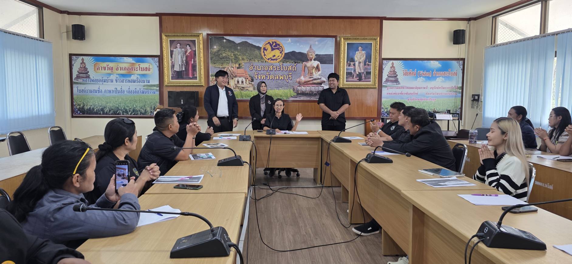 🛍️ อำเภอสระโบสถ์ โดยสำนักงานพัฒนาชุมชนอำเภอสระโบสถ์ จัดประชุมชี้แจงการเตรียมความพร้อมผู้จัดเก็บข้อมูล จปฐ. ปี 2569 ด้วยเครื่องมืออิเล็กทรอนิกส์ เพื่อสร้างความเข้าใจและยกระดับประสิทธิภาพการดำเนินงานของอาสาสมัครจัดเก็บข้อมูลในทุกตำบล