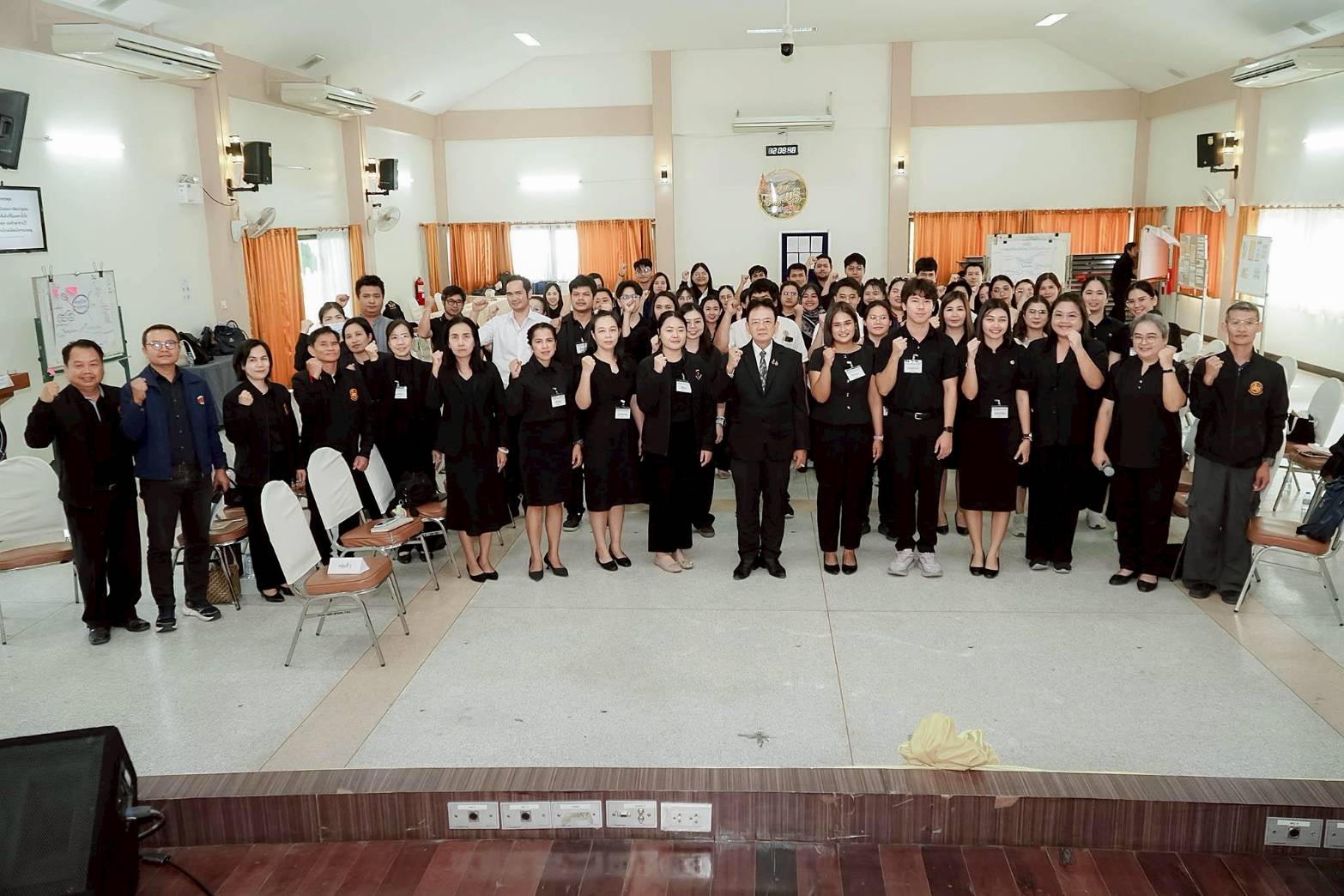 ✨อำเภอสระโบสถ์ โดยสำนักงานพัฒนาชุมชนอำเภอสระโบสถ์ เข้าร่วมโครงการส่งเสริมการพัฒนาชุมชนธรรมาภิบาล กิจกรรม ที่ 1 การประชุมเชิงปฏิบัติการสร้างวิทยากรกระบวนการ ส่งเสริมการมีส่วนร่วมของผู้แทนภาคประชาชนในการต่อต้านการทุจริตและประพฤติมิชอบ (วันที่สอง)