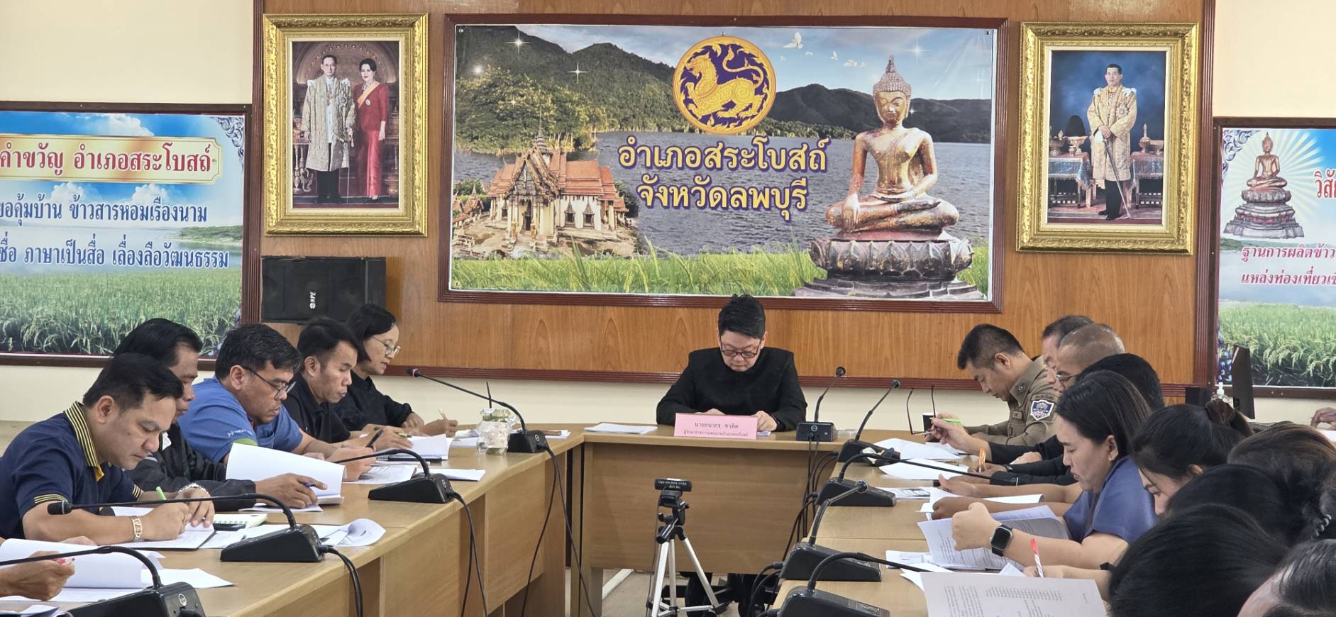 🌻🌻 อำเภอสระโบสถ์ โดยสำนักงานพัฒนาชุมชนอำเภอสระโบสถ์ จัดประชุมคณะกรรมการบริหารศูนย์อำนวยการขจัดความยากจนและพัฒนาคนทุกช่วงวัยอย่างยั่งยืนระดับอำเภอ (คจพ.อ.) เพื่อบูรณาการการขับเคลื่อนงานในพื้นที่ 🌱