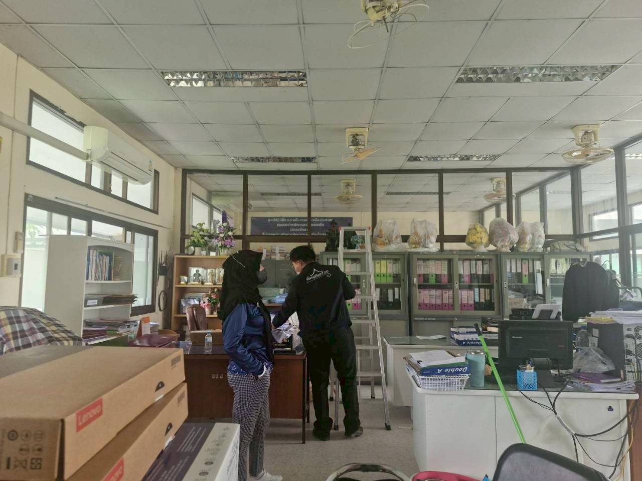 ♻️ อำเภอสระโบสถ์ โดยสำนักงานพัฒนาชุมชนอำเภอสระโบสถ์ ดำเนินกิจกรรมการรักษาสิ่งแวดล้อม (5ส) ภายใต้แนวคิด “พัฒนาชุมชนใสสะอาด” เพื่อเสริมสร้างสภาพแวดล้อมการทำงานที่เป็นระเบียบ สะอาด และเอื้อต่อการให้บริการประชาชน ♻️