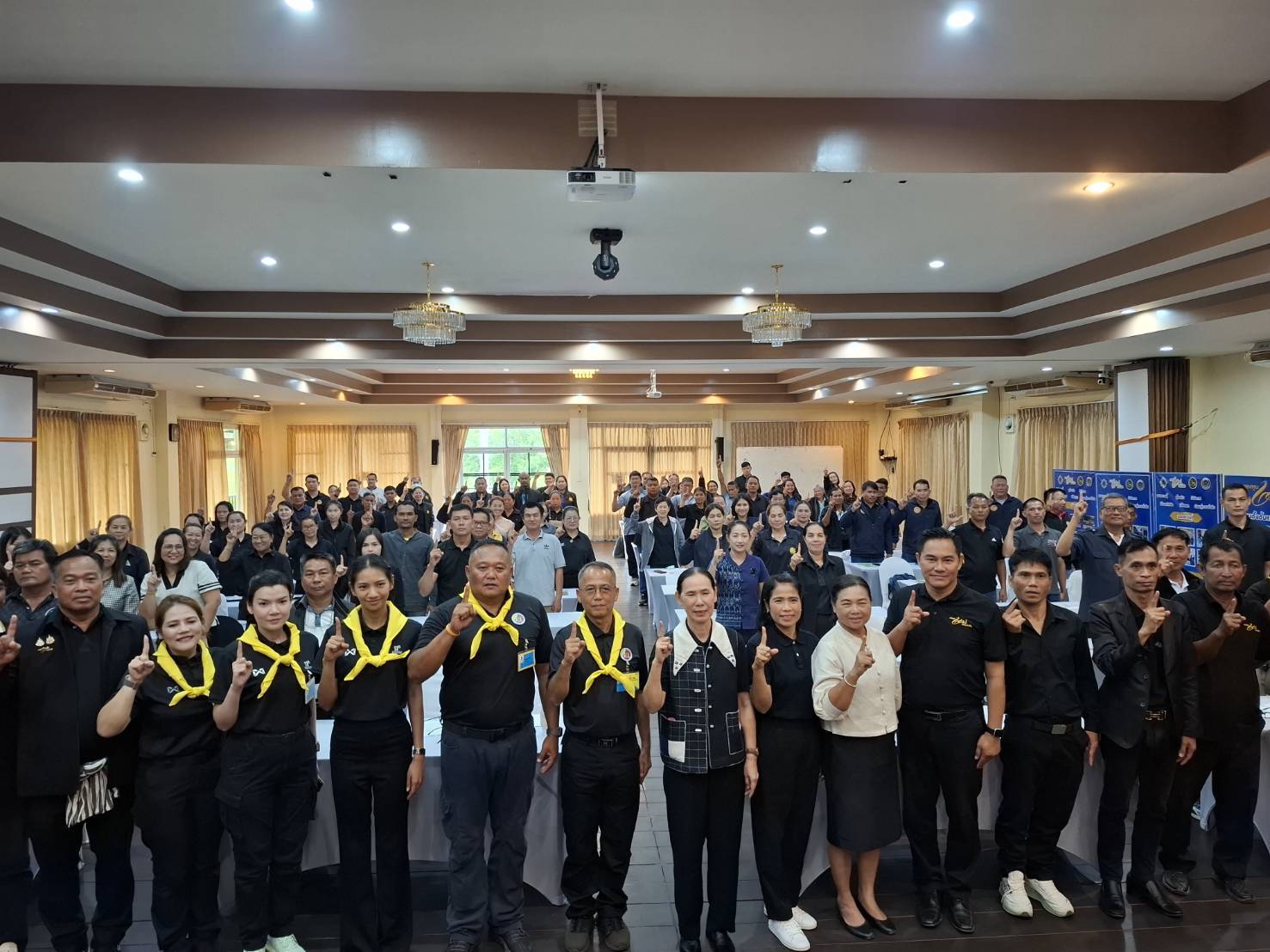  อำเภอสระโบสถ์ โดยสำนักงานพัฒนาชุมชนอำเภอสระโบสถ์ ร่วมโครงการฝึกอบรมราษฎรอาสาป้องกันยาเสพติดจังหวัดลพบุรี หนุนเครือข่ายกองทุนแม่ของแผ่นดิน เสริมเกราะป้องกัน สกัดกั้นภัยยาเสพติดในหมู่บ้านชุมชน 