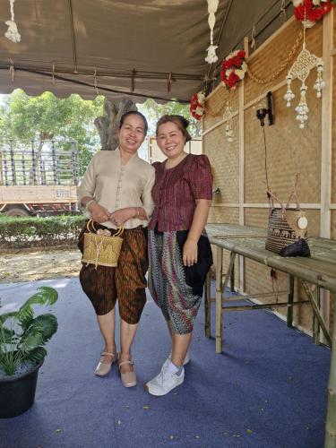 อำเภอสระโบสถ์ โดยสำนักงานพัฒนาชุมชนอำเภอสระโบสถ์ ร่วมเตรียมความพร้อม จัดบูธ ของดีอำเภอสระโบสถ์ ในงานแผ่นดินสมเด็จพระนารายณ์ มหาราช